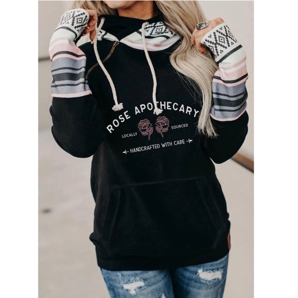 Tops - 🖤HP•Schitt’s Creek 🌹Rose Apothecary Black Hoodie